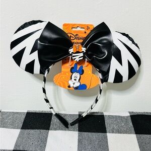 Disney Black and White Minnie Mouse Ears Headband NWT